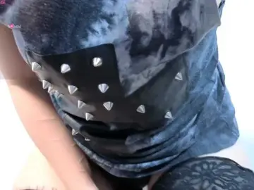 Worsh1pme  live sex cam