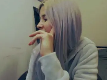 AryaJoliee  live sex cam