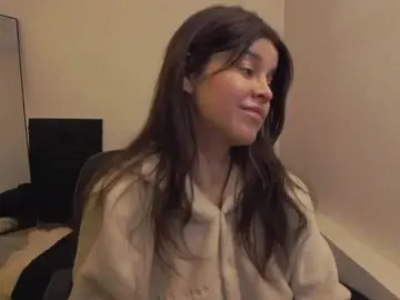 AryaJoliee  live sex cam