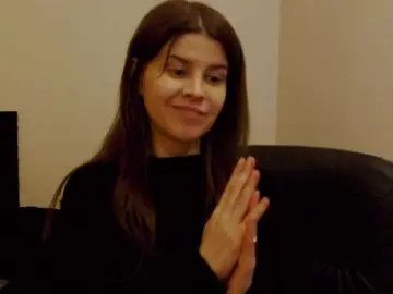 AryaJoliee  live sex cam