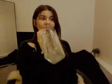 AryaJoliee  live sex cam
