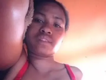 Elisa61  live sex cam