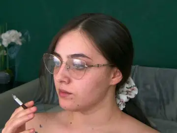 JessieSinn  live sex cam