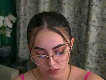 JessieSinn  live sex cam