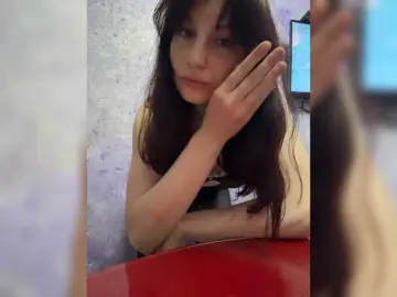 Valeriakisa28  live sex cam