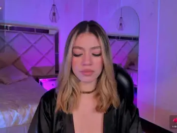 ViolettHansson  live sex cam