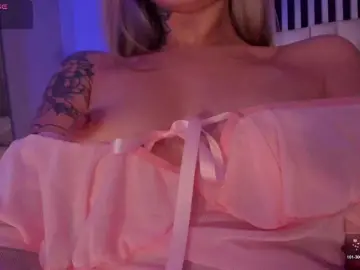 ViolettHansson  live sex cam