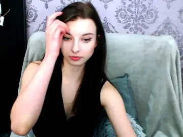 VirginLuna  live sex cam