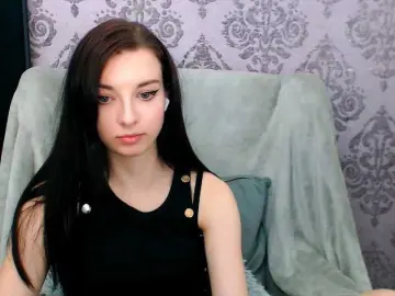 VirginLuna  live sex cam