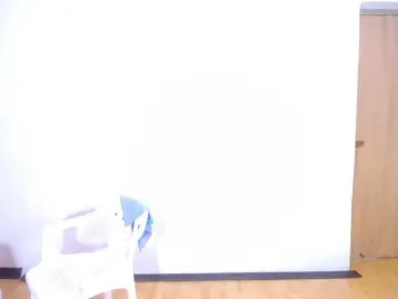 Juicy-tits69  live sex cam