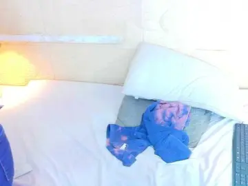 Juicy-tits69  live sex cam