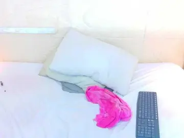 Juicy-tits69  live sex cam