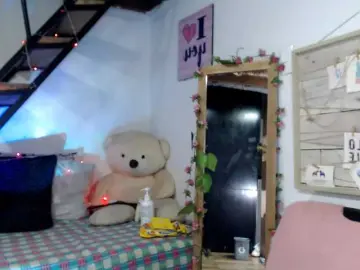 Lunasky83  live sex cam