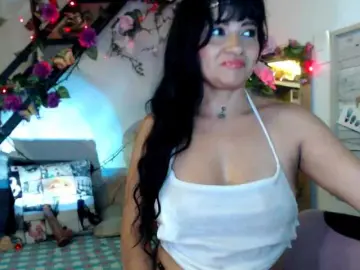 Lunasky83  live sex cam