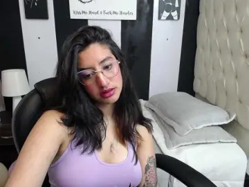 Sarahy-evans  live sex cam