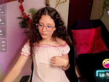 Alexa-Daddario  live sex cam