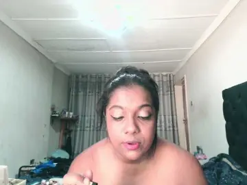 Indianmayaxoxo  live sex cam