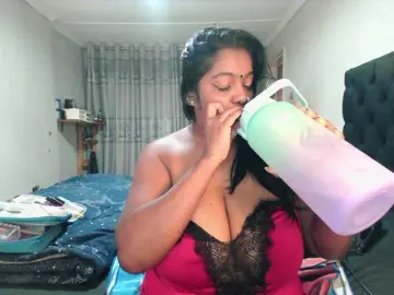 Indianmayaxoxo  live sex cam