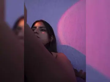 ElizHarper  live sex cam