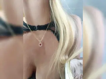 ElizHarper  live sex cam