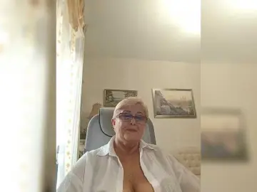 KarinkaSweet  live sex cam