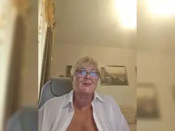 KarinkaSweet  live sex cam