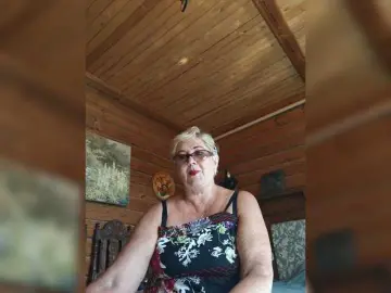 KarinkaSweet  live sex cam