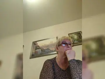 KarinkaSweet  live sex cam