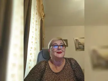 KarinkaSweet  live sex cam