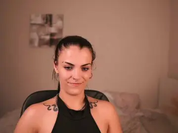 Paulinemedonca  live sex cam