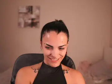 Paulinemedonca  live sex cam