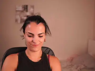Paulinemedonca  live sex cam