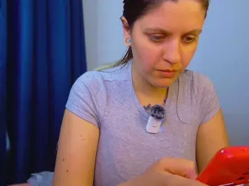 Ann-mikele  live sex cam