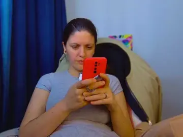 Ann-mikele  live sex cam