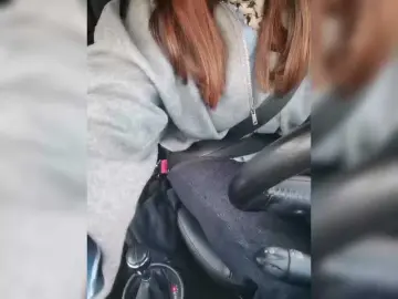 Your-lioness  live sex cam