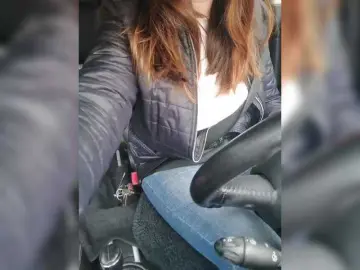 Your-lioness  live sex cam