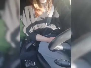 Your-lioness  live sex cam