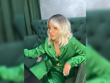 DarinaUK  live sex cam