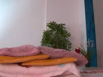Foxxxy-MILF  live sex cam