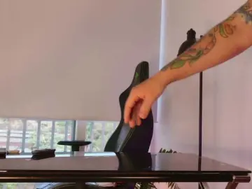 Gabymanson  live sex cam