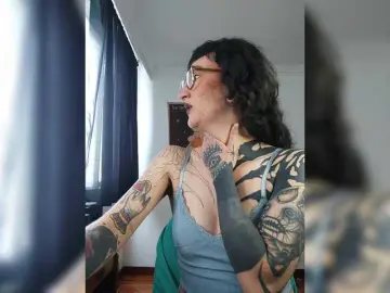 Inked-Val  live sex cam