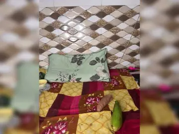 Squirtqueena  live sex cam