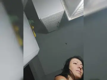 Lovehornyman  live sex cam