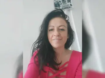 Lovehornyman  live sex cam