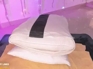 Ohyesly  live sex cam