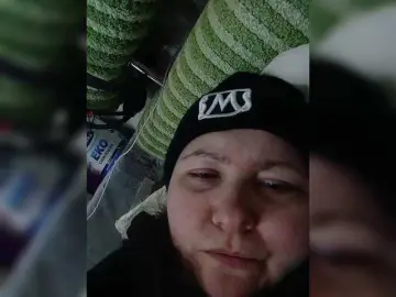 Fox981  live sex cam