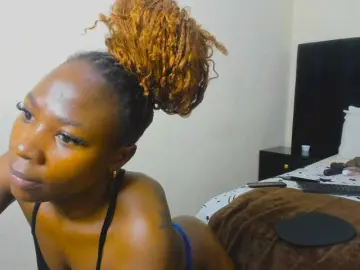 Pretty-Queen  live sex cam