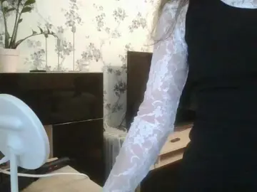 SweetyMoon8  live sex cam
