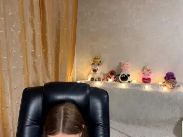Urcutiebunny  live sex cam