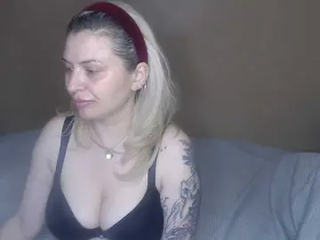 BlueIvy69  live sex cam